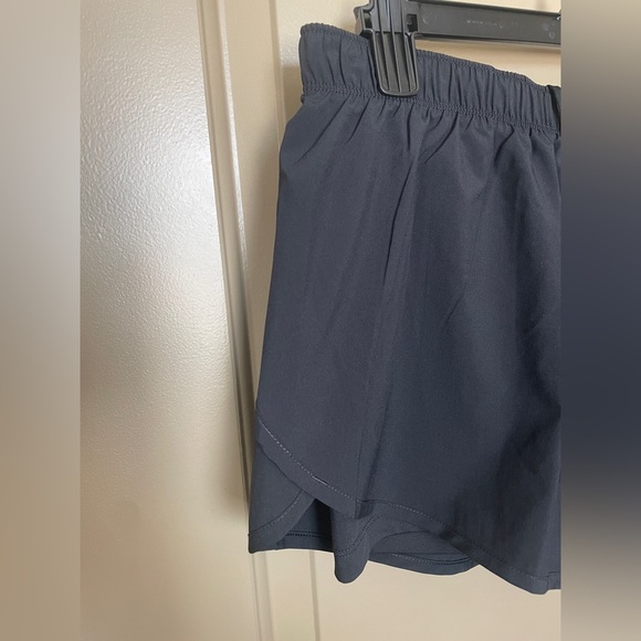 New Balance shorts - Picture 3 of 7